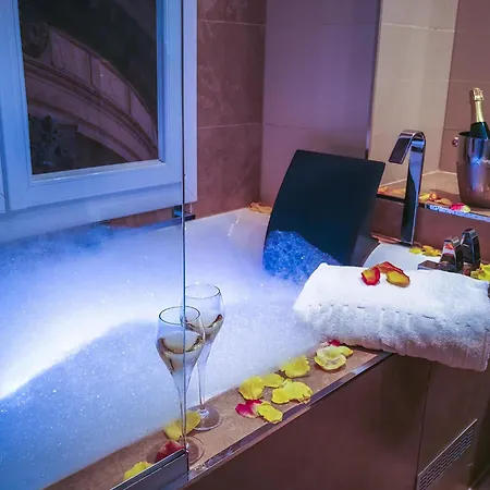 Secret De - & (adults Only) Paris